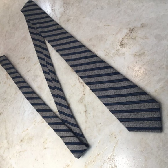 ITALIAN PURE SILK SLIM TIE - Picture 3 of 8